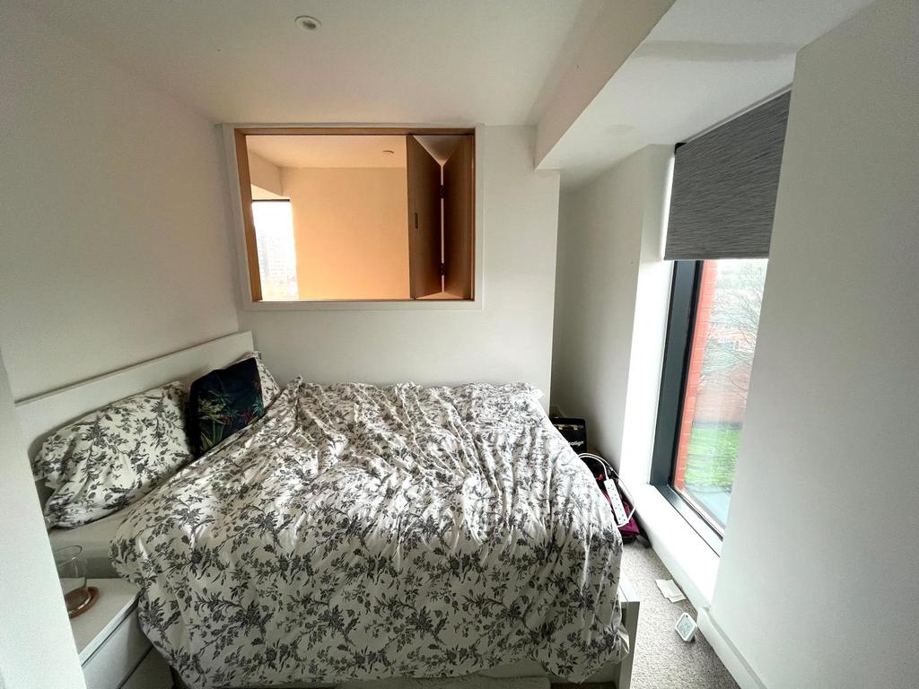 Apartment in Salford - More