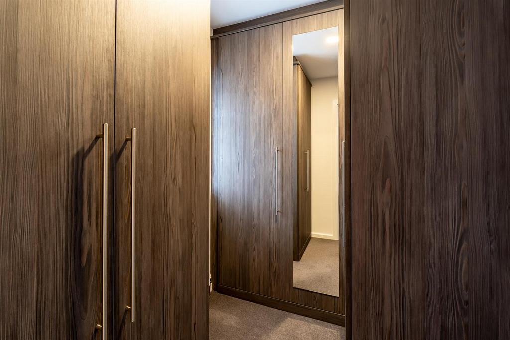 Master Walk-in Wardrobe
