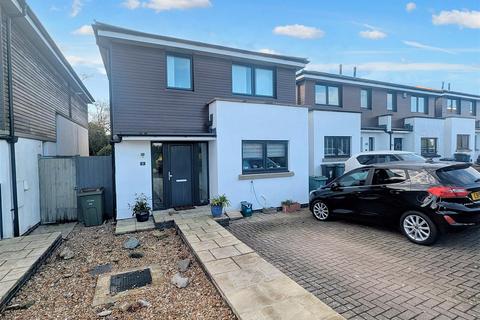 4 bedroom detached house for sale, Long Orchard, Ryde, PO33 1FH