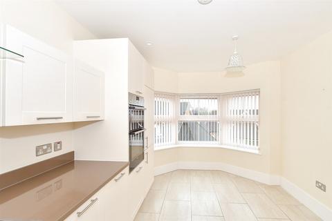 2 bedroom flat for sale, Durrants Drive, Faygate, Horsham, West Sussex