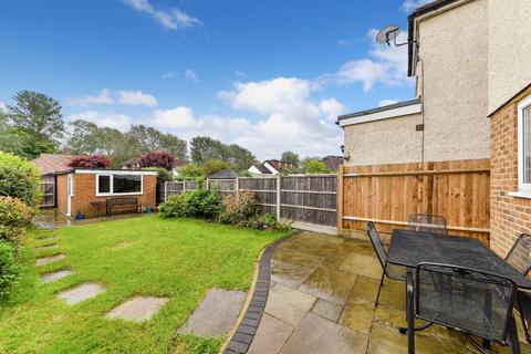 17 Parkdale Crescent, Worcester Park, KT4 7QF