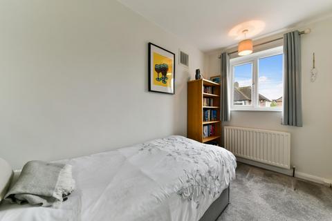17 Parkdale Crescent, Worcester Park, KT4 7QF