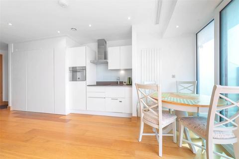 Studio to rent, Crossharbour Plaza, London E14