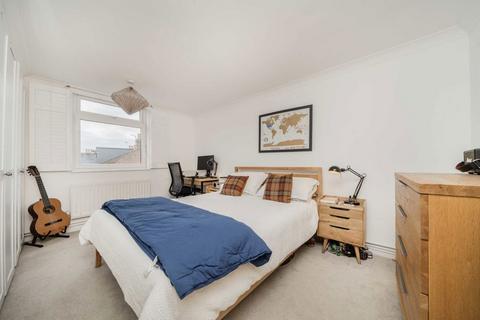 2 bedroom flat for sale, Elmfield Road, London SW17