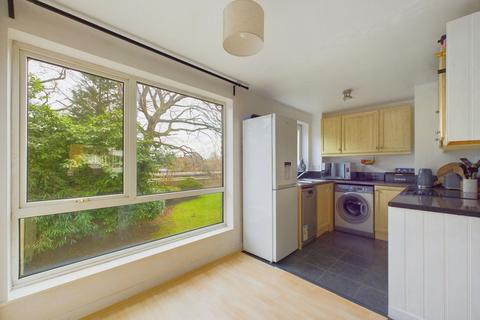 2 bedroom maisonette for sale, Cotswold Court, Horsham RH13