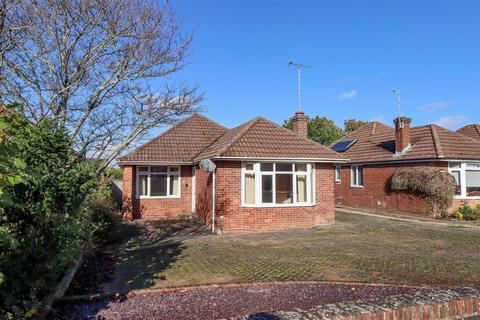 2 bedroom detached bungalow for sale, Treadcroft Drive, Horsham