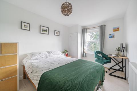 193 Boundary Road, Woking, GU21 5BU