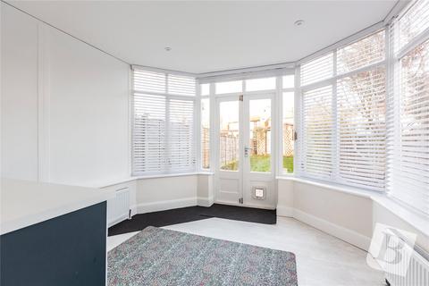 28 Marks Road, Romford, RM7 7AH
