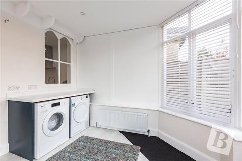 28 Marks Road, Romford, RM7 7AH