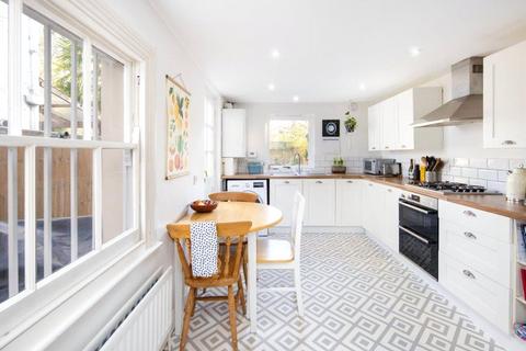 160 Swaton Road, London, E3 4ER