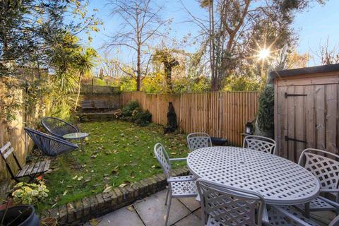 160 Swaton Road, London, E3 4ER