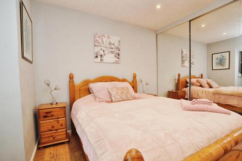 10 Astral Close, Lower Stondon, Henlow, SG16 6EL