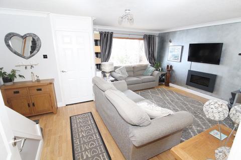 3 bedroom terraced house for sale, Dove Walk, Flitwick