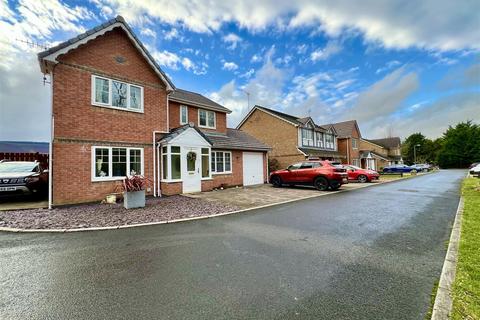 4 bedroom detached house for sale, Orchard Drive, Robertstown CF44