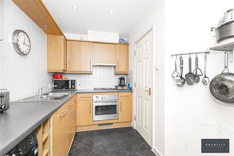 2 bedroom apartment for sale, Church Street, Walton-on-Thames, Surrey, KT12