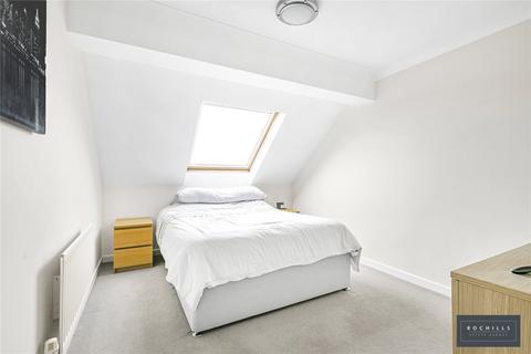 2 bedroom apartment for sale, Church Street, Walton-on-Thames, Surrey, KT12