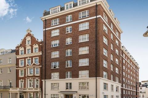 Studio to rent, 39 Hill Street, London, W1J