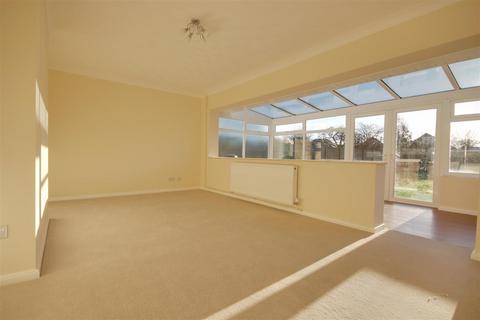 2 bedroom bungalow to rent, Walkford Way, Walkford, Christchurch