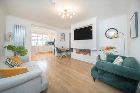 2 bedroom flat for sale, Sumatra Road, London NW6