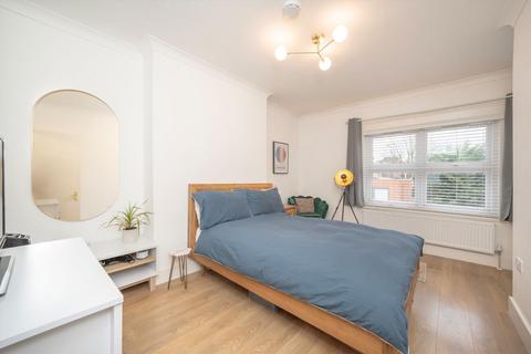 2 bedroom flat for sale, Sumatra Road, London NW6