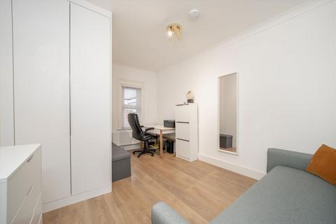 2 bedroom flat for sale, Sumatra Road, London NW6