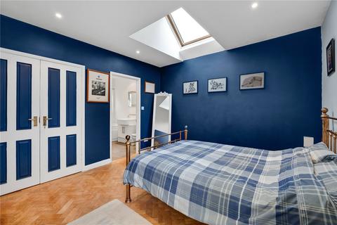 70 Greenways, Esher, KT10 0QJ