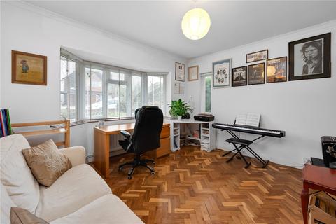 70 Greenways, Esher, KT10 0QJ