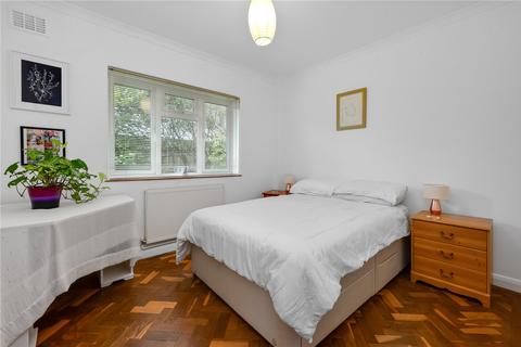 70 Greenways, Esher, KT10 0QJ