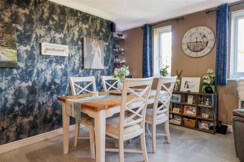 Flat 5, Kaithewood House Crawley Road, Horsham, RH12 4WJ
