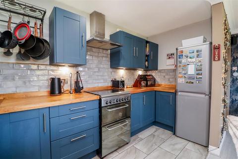 Flat 5, Kaithewood House Crawley Road, Horsham, RH12 4WJ