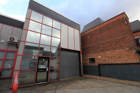 Workshop & retail space to rent, Willow Business Park, Willow Way, Sydenham, SE26