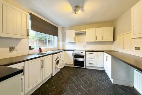 2 bedroom end of terrace house to rent, Oriental Road, Woking, Surrey, GU22