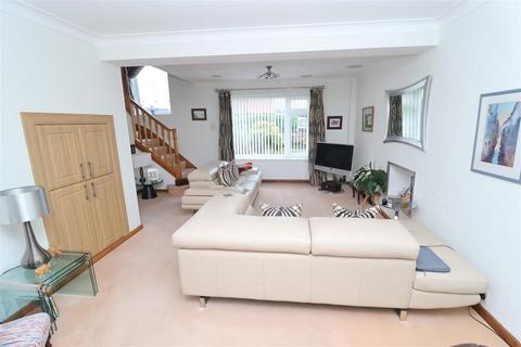 4 bedroom detached house for sale, Dunstan Crescent, Worksop S80