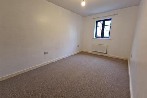 3 bedroom end of terrace house to rent, Melrose Close, Tiverton EX16