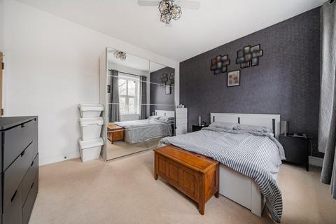 2 bedroom flat for sale, Old Commercial Road, Hampshire PO1