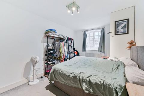 2 bedroom flat for sale, Shand Street, Southwark, London, SE1