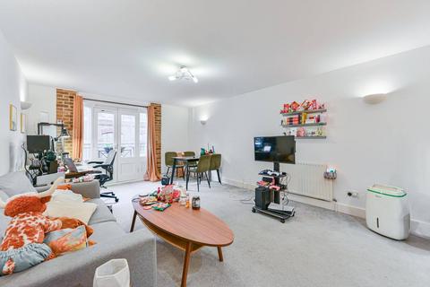 2 bedroom flat for sale, Shand Street, Southwark, London, SE1