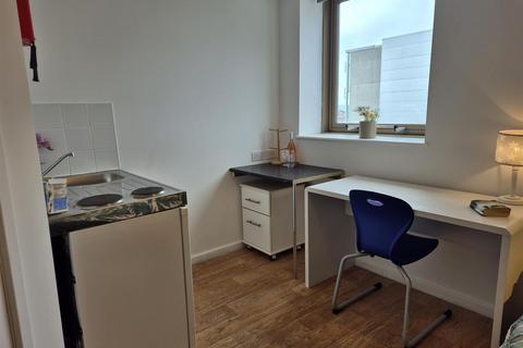 Studio to rent, AVAILABLE NOW!