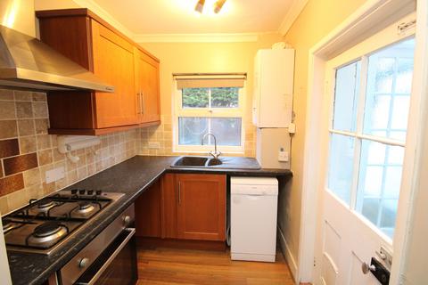 2 bedroom terraced house to rent, Battens Avenue, Overton RG25