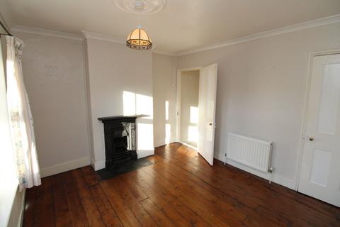 2 bedroom terraced house to rent, Battens Avenue, Overton RG25