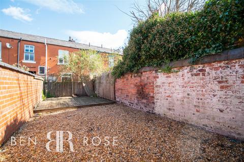 2 bedroom house to rent, Bannister Street, Chorley