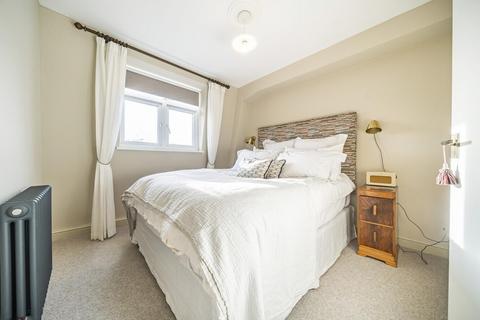 2 bedroom flat for sale, Putney Bridge Road, Putney