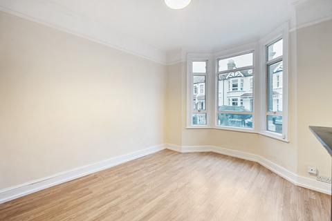 1 bedroom apartment for sale, Adelaide Road, London