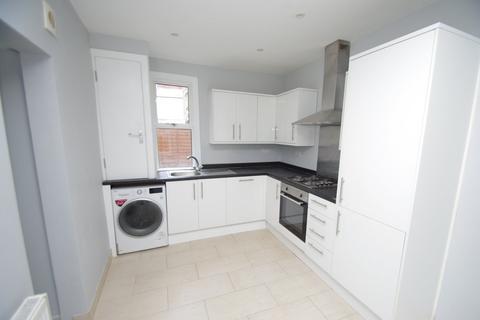 4 bedroom duplex to rent, Westland Road, Watford, WD17