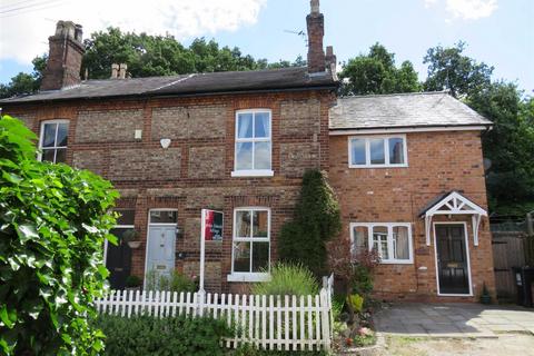 3 bedroom terraced house to rent, Ladyfield Terrace, WILMSLOW