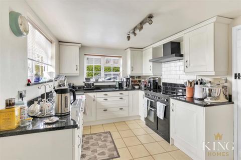 4 bedroom semi-detached house for sale, Evesham Road, Weethley, Alcester