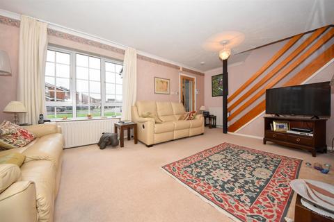 3 bedroom detached house for sale, Eliot Close, Warwick