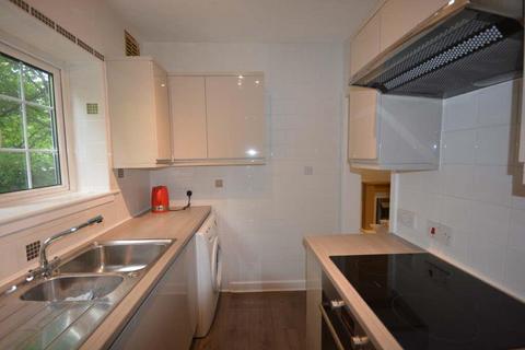 2 bedroom apartment to rent, Drummond Gardens, Epsom KT19