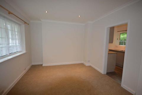 2 bedroom apartment to rent, Drummond Gardens, Epsom KT19