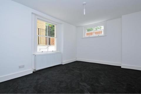 2 bedroom ground floor flat to rent, Lennard Road Croydon CR0